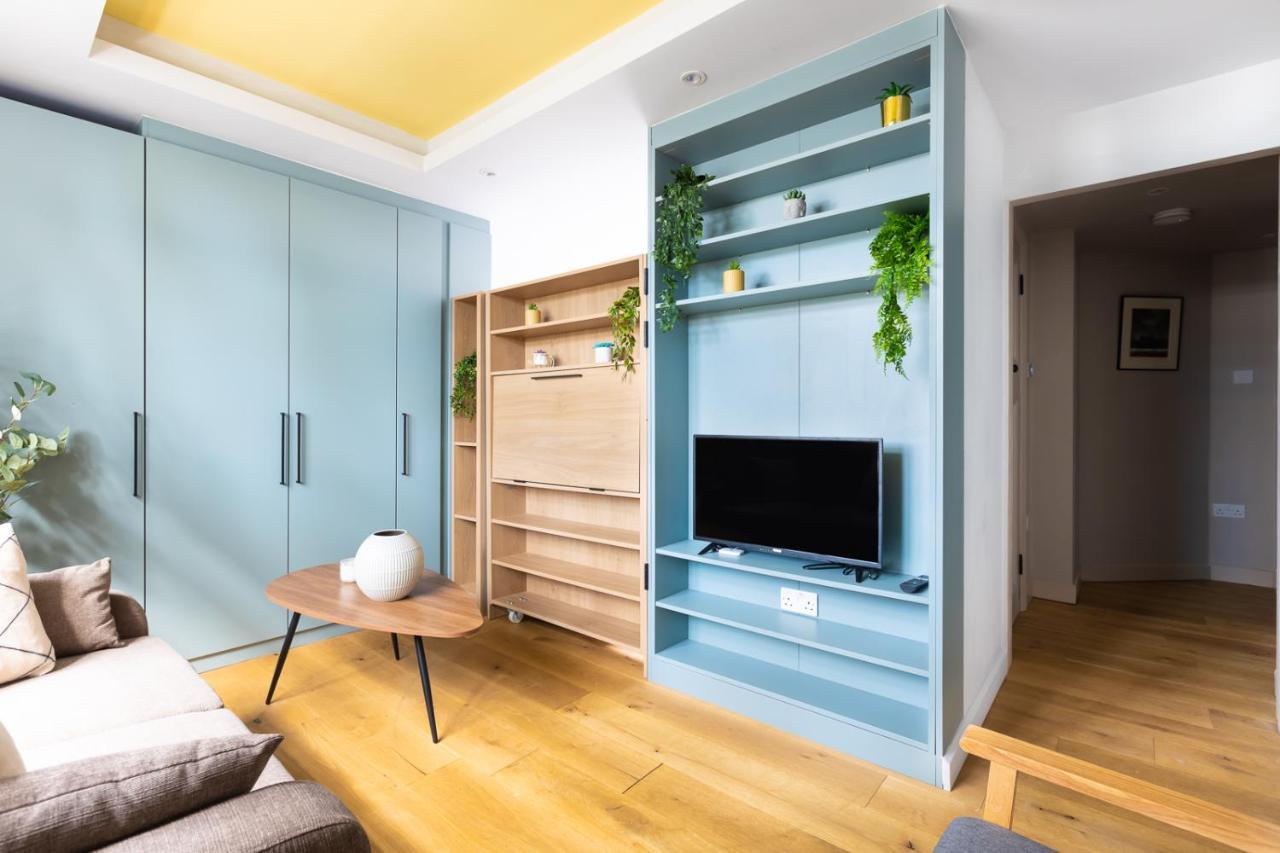 Appartamento Cozy Apt In Central Londra Esterno foto